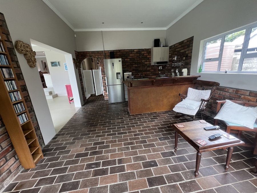 5 Bedroom Property for Sale in Nahoon Eastern Cape